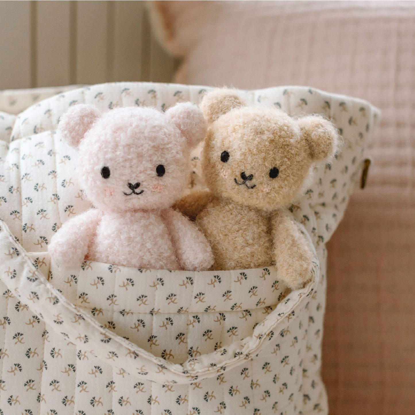 Baby bouclé bear (honey)